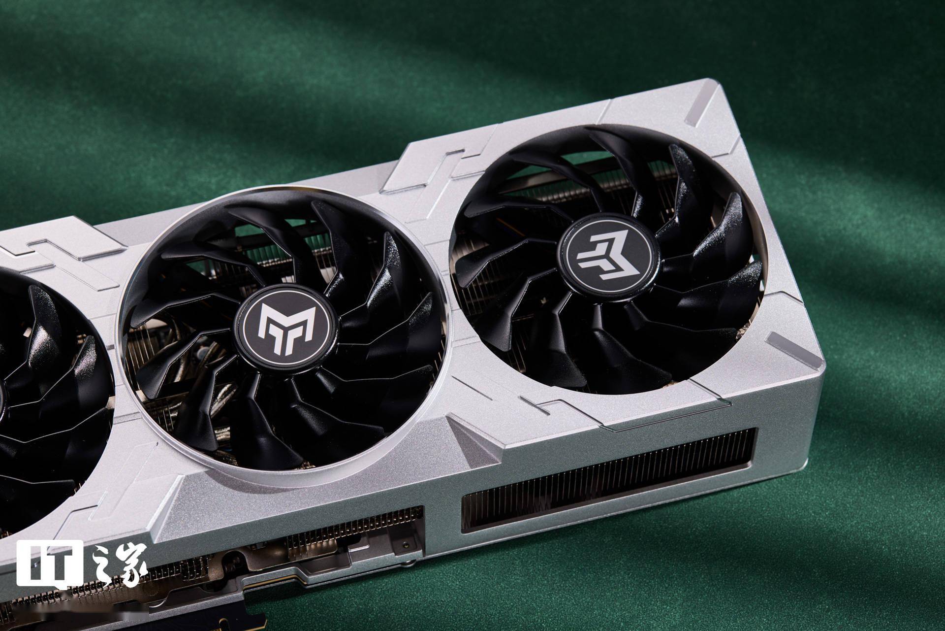 影驰 GEFORCE RTX 4070Ti SUPER 金属大师 Plus OC 图赏