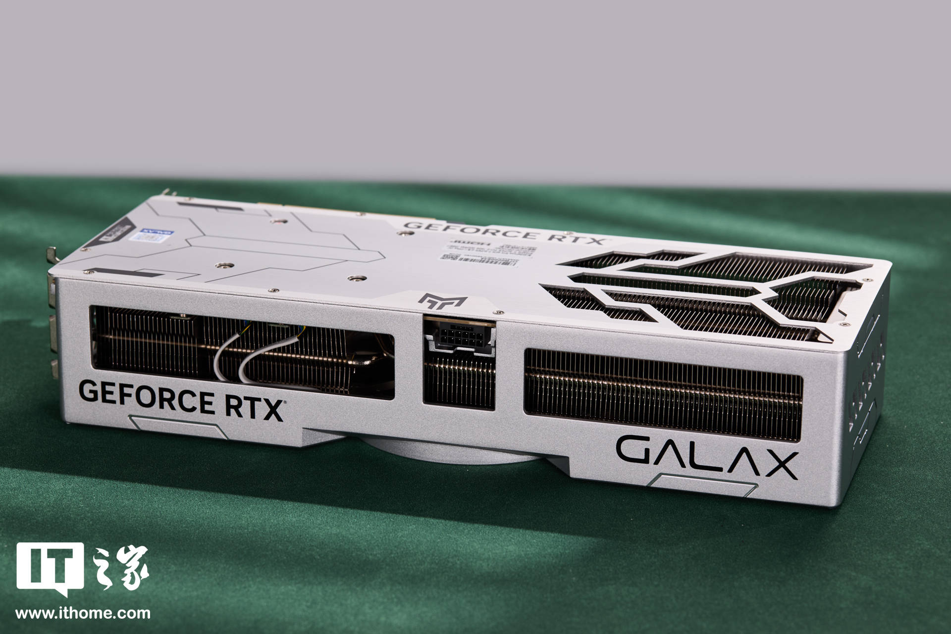 影驰 GEFORCE RTX 4070Ti SUPER 金属大师 Plus OC 图赏