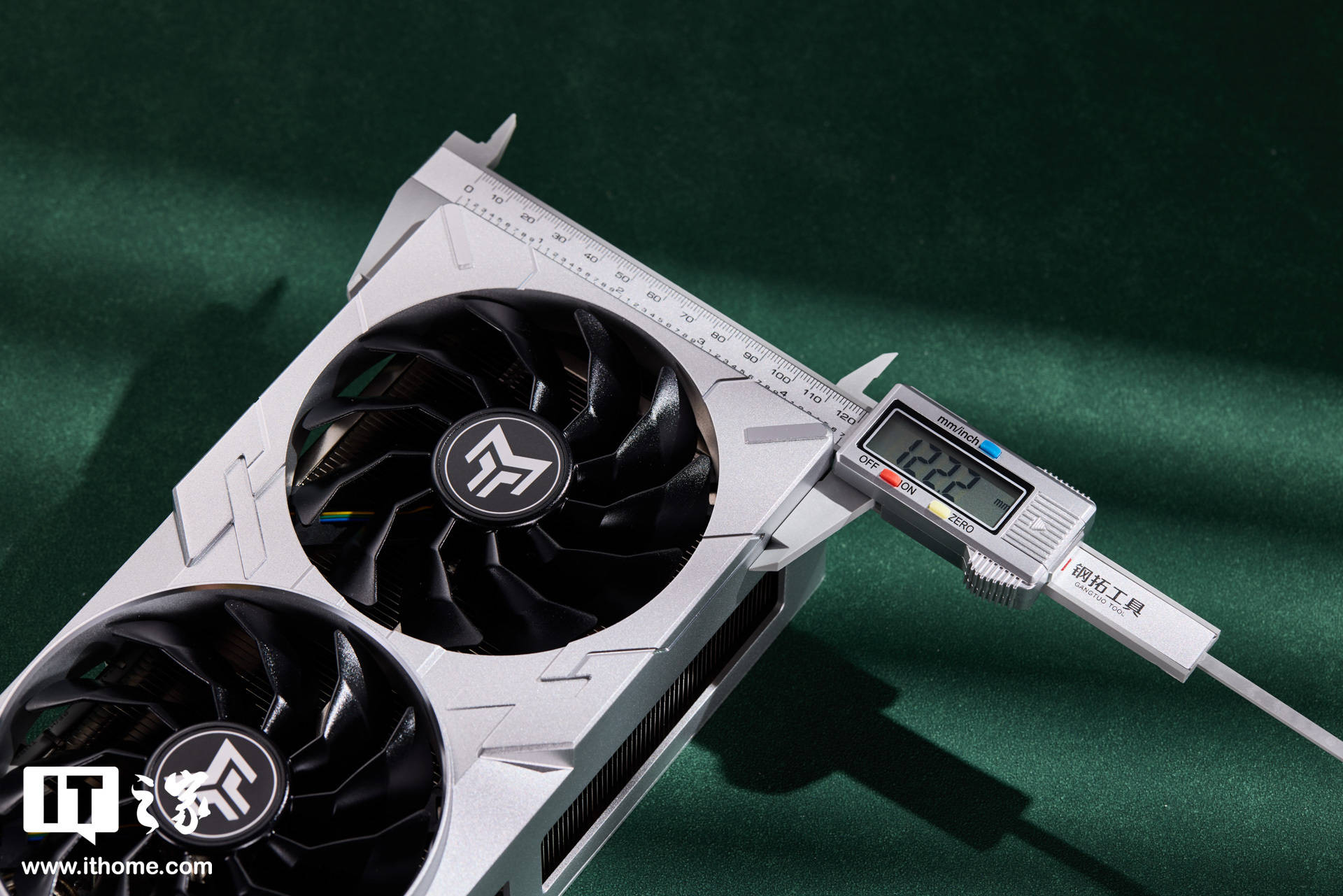 影驰 GEFORCE RTX 4070Ti SUPER 金属大师 Plus OC 图赏