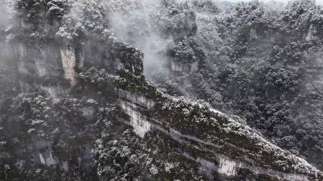 美丽“冻”人！世界自然遗产地施秉云台山雪景又上新 The snowy Yuntai Mountain is back with a new look