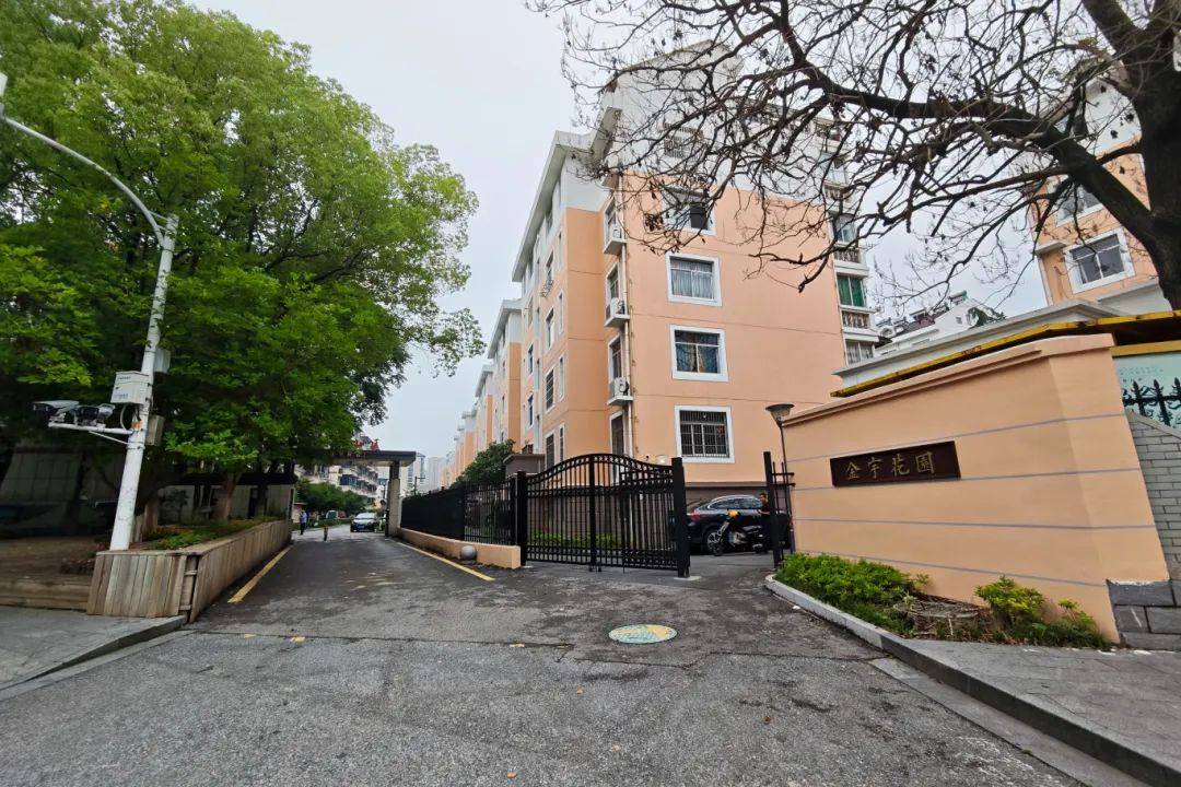 民情深观察丨一扇门，两区安：巧解老旧小区“开门”之争