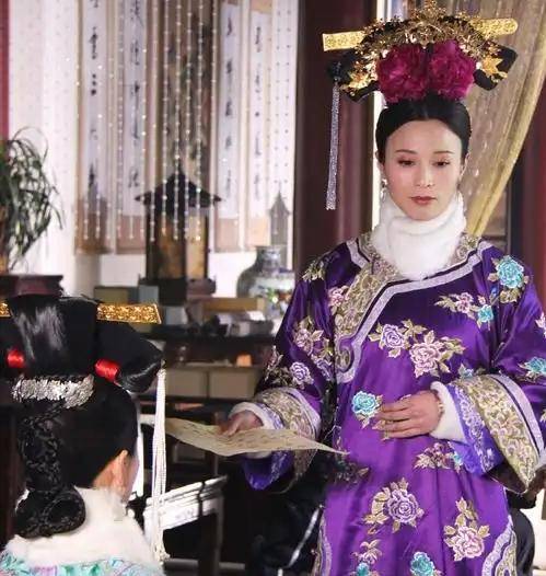 赫舍里：父为首辅，嫁安亲王差点成皇后，因夺嫡之争子孙皆未善终