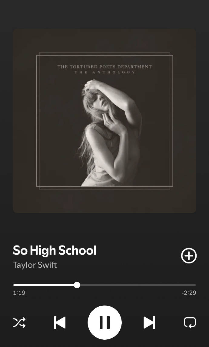 天后霉霉与运动员男友订婚，戴百万钻戒配卡地亚腕表，官宣照含金量略高！