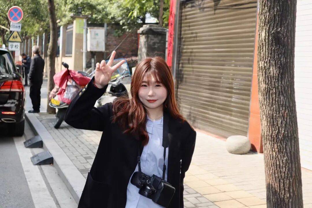 宁可花钱请人为自己拍照，也不想开口麻烦朋友？年轻人为何愿意为“陪拍”买单
