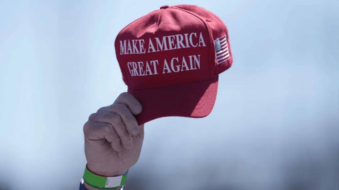 加密货币让美国再次富有？川普签署行政命令：允许退休金买加密货币，禁止加密货币行业去银行化！