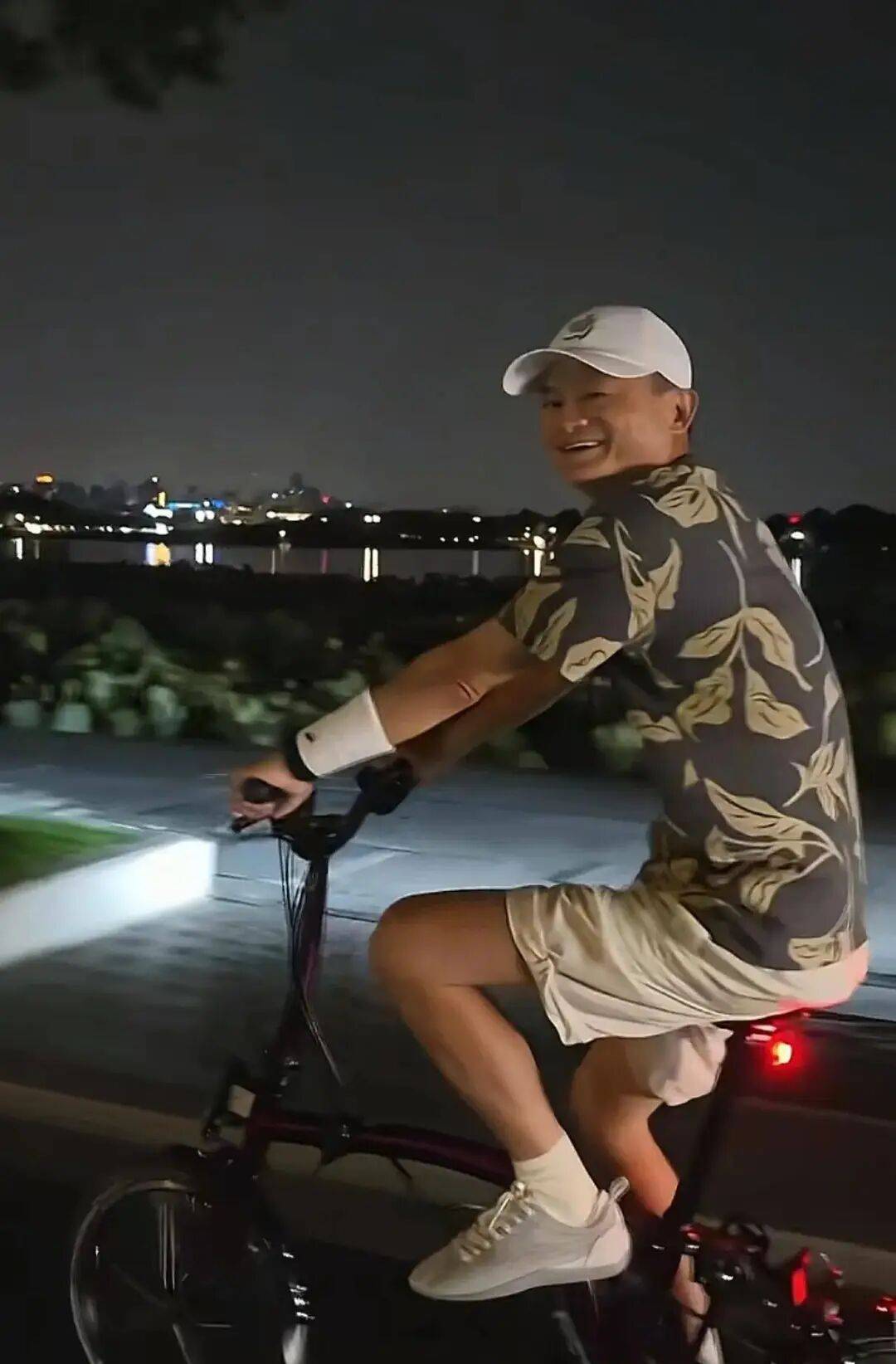 马云找到新财路，旗下公司砸3亿买加密货币，行业震动